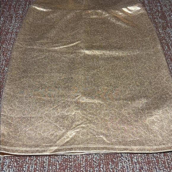 Rose gold stretch metallic pencil skirt abstract pattern on metallic small - Picture 3 of 8